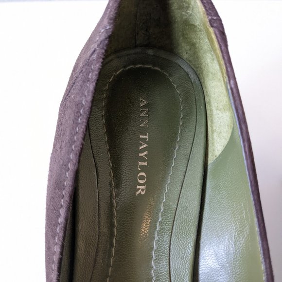 ANN TAYLOR- Brown Suede Pump with Brass Buckle - Picture 6 of 6